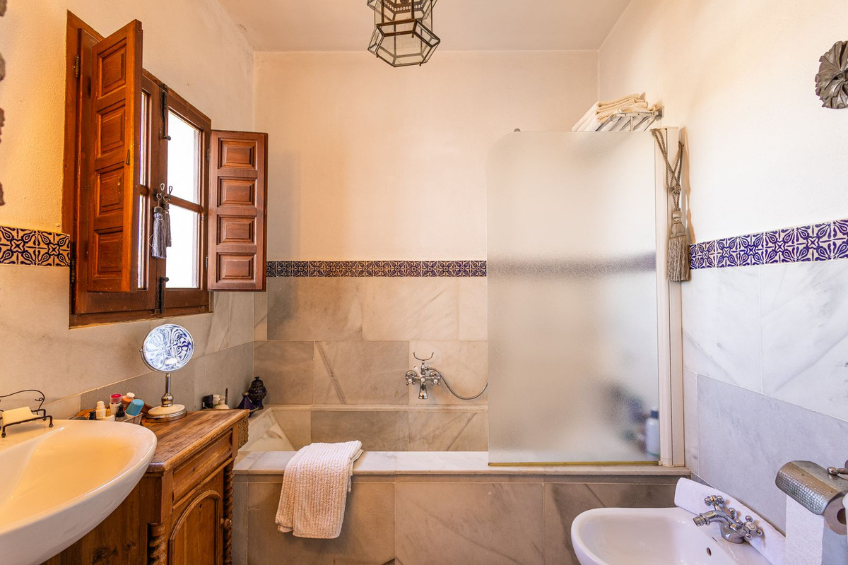 8 Bed Townhouse for sale in Villanueva Del Trabuco Costa Del Sol, Málaga, Spain