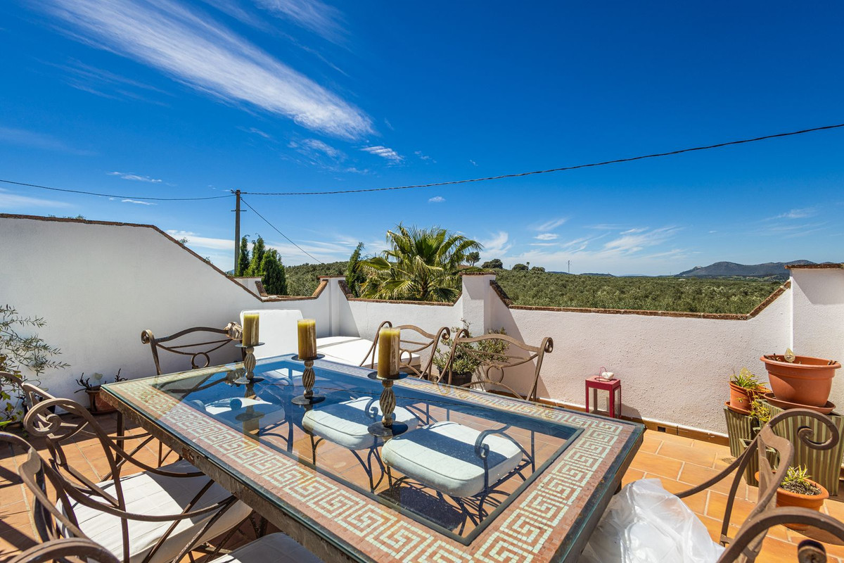 8 Bed Townhouse for sale in Villanueva Del Trabuco Costa Del Sol, Málaga, Spain