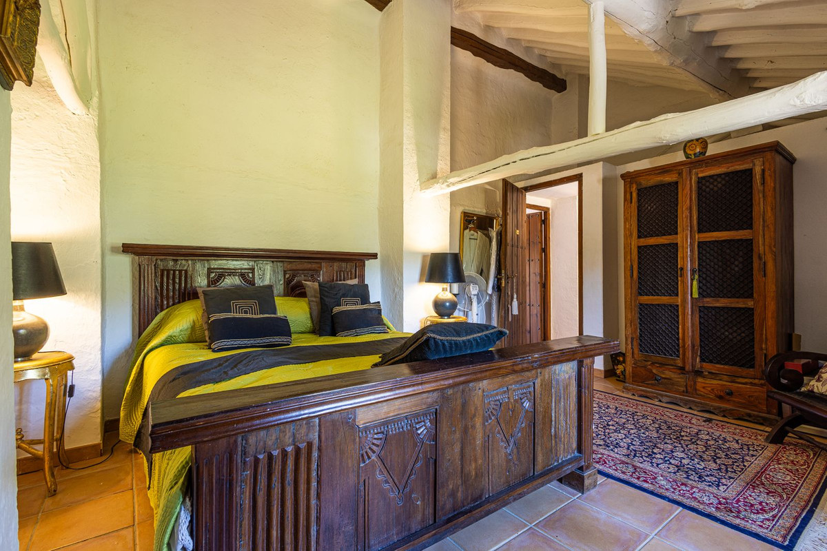 8 Bed Townhouse for sale in Villanueva Del Trabuco Costa Del Sol, Málaga, Spain
