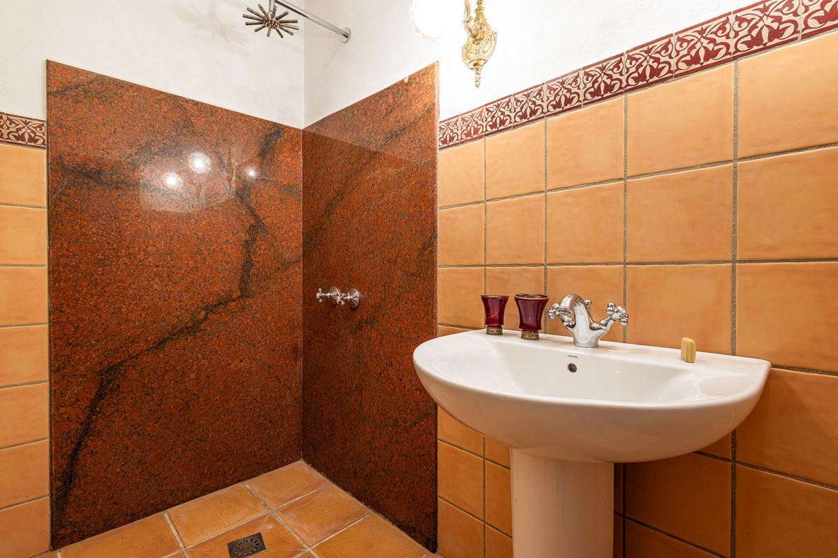 8 Bed Townhouse for sale in Villanueva Del Trabuco Costa Del Sol, Málaga, Spain