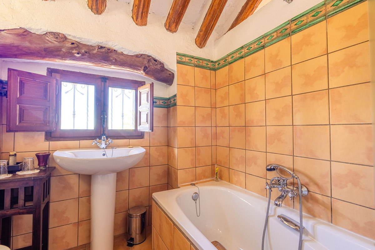 8 Bed Townhouse for sale in Villanueva Del Trabuco Costa Del Sol, Málaga, Spain