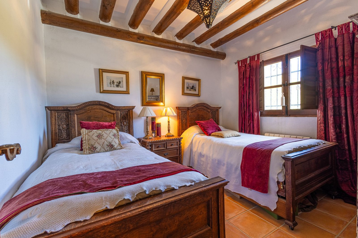 8 Bed Townhouse for sale in Villanueva Del Trabuco Costa Del Sol, Málaga, Spain