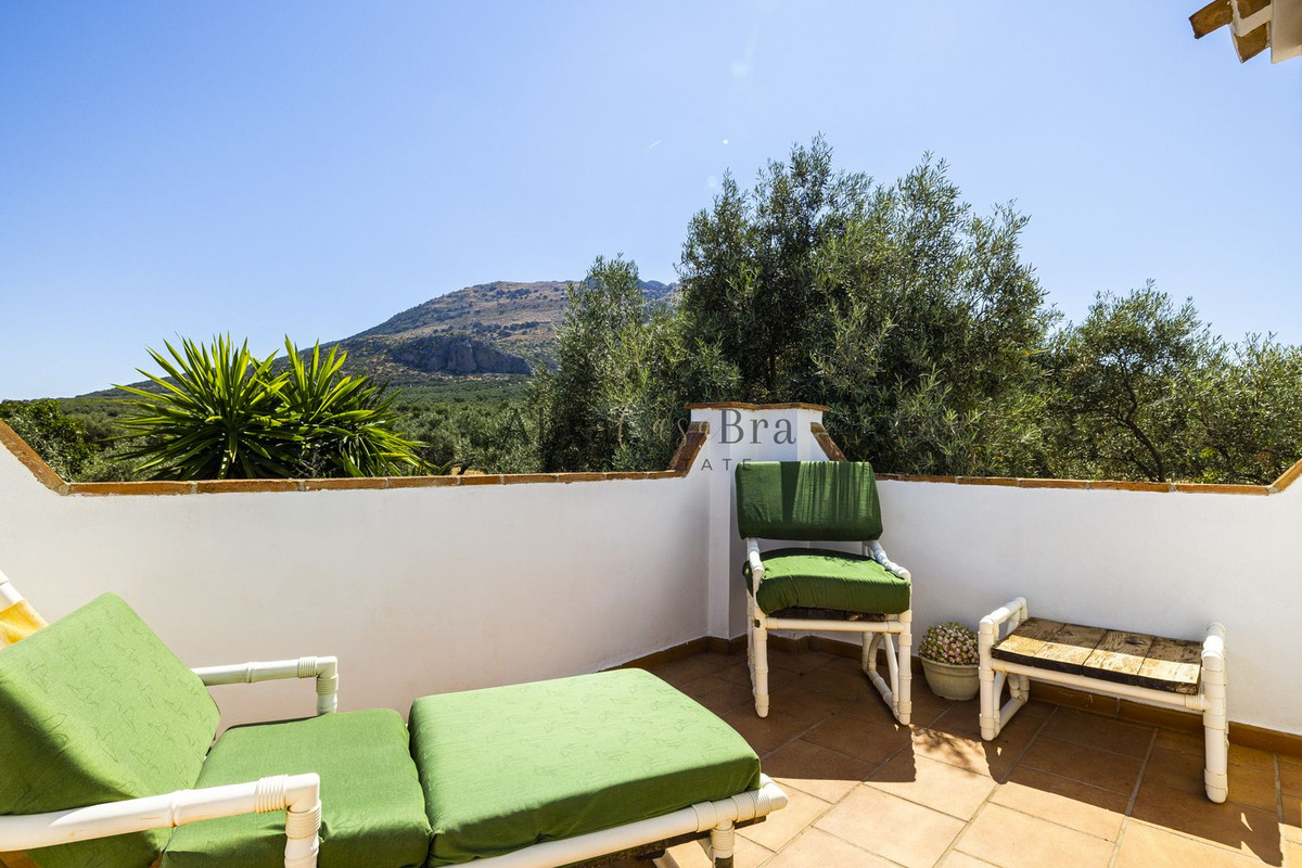 8 Bed Townhouse for sale in Villanueva Del Trabuco Costa Del Sol, Málaga, Spain