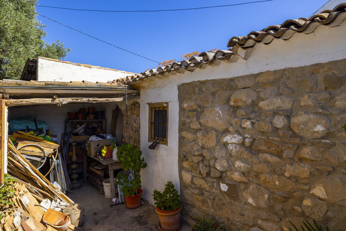 8 Bed Townhouse for sale in Villanueva Del Trabuco Costa Del Sol, Málaga, Spain