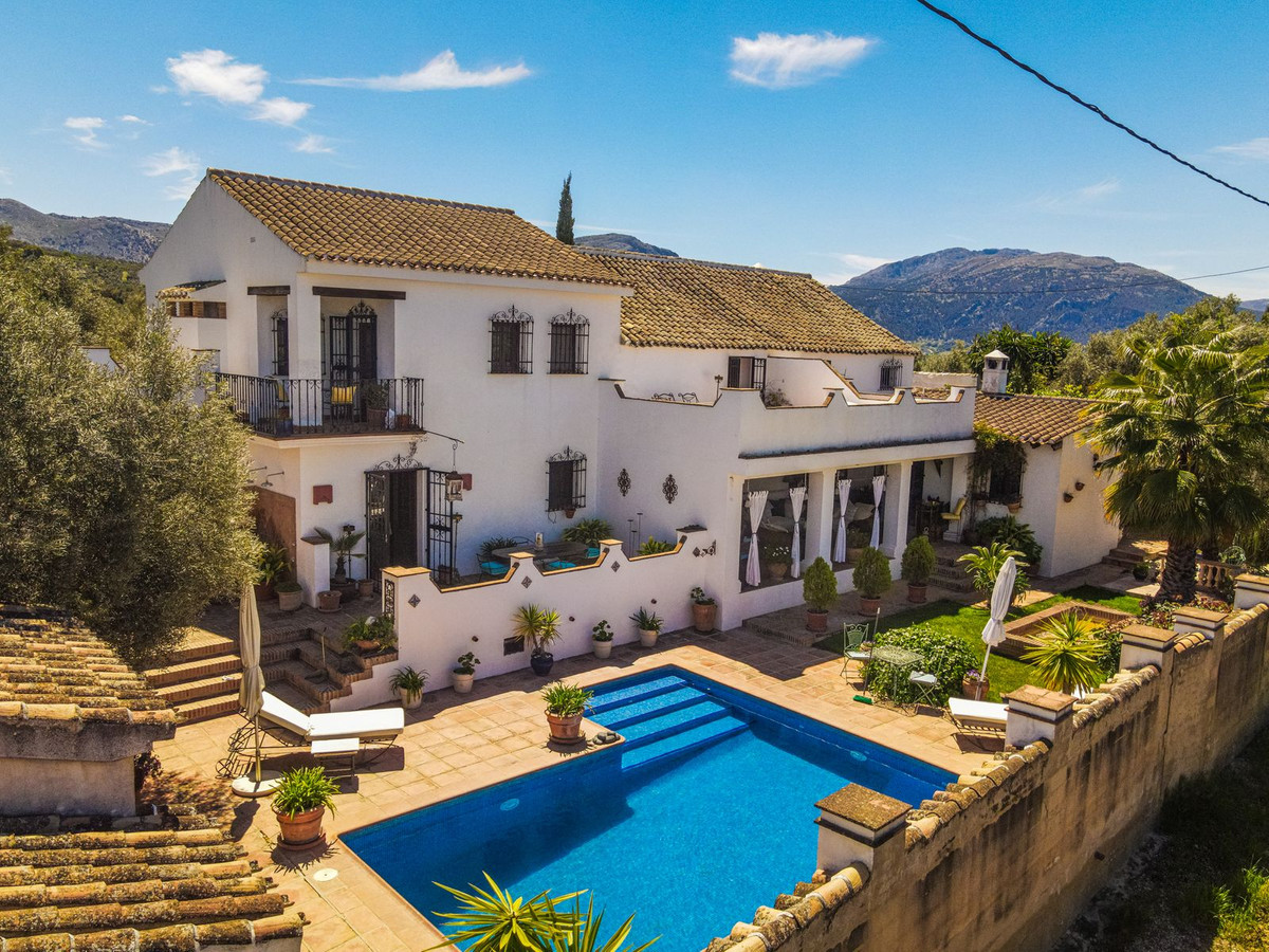 8 Bed Townhouse for sale in Villanueva Del Trabuco Costa Del Sol, Málaga, Spain