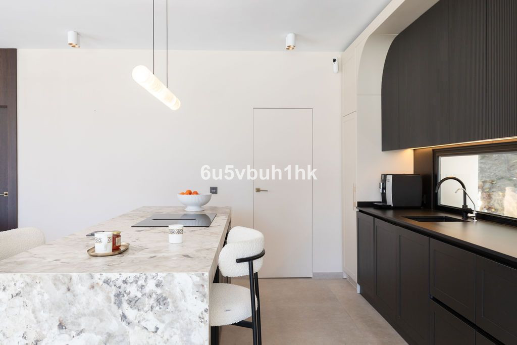 Se vende Villa - Chalet de 6 dormitorios en Costa Del Sol, Málaga, España