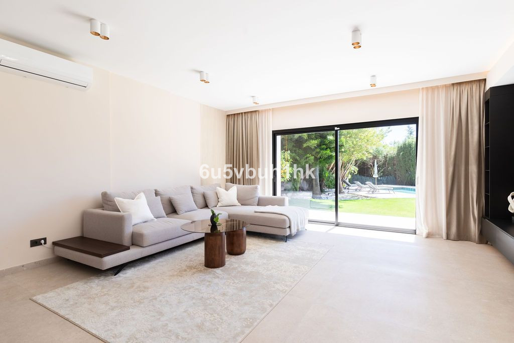 Se vende Villa - Chalet de 6 dormitorios en Costa Del Sol, Málaga, España