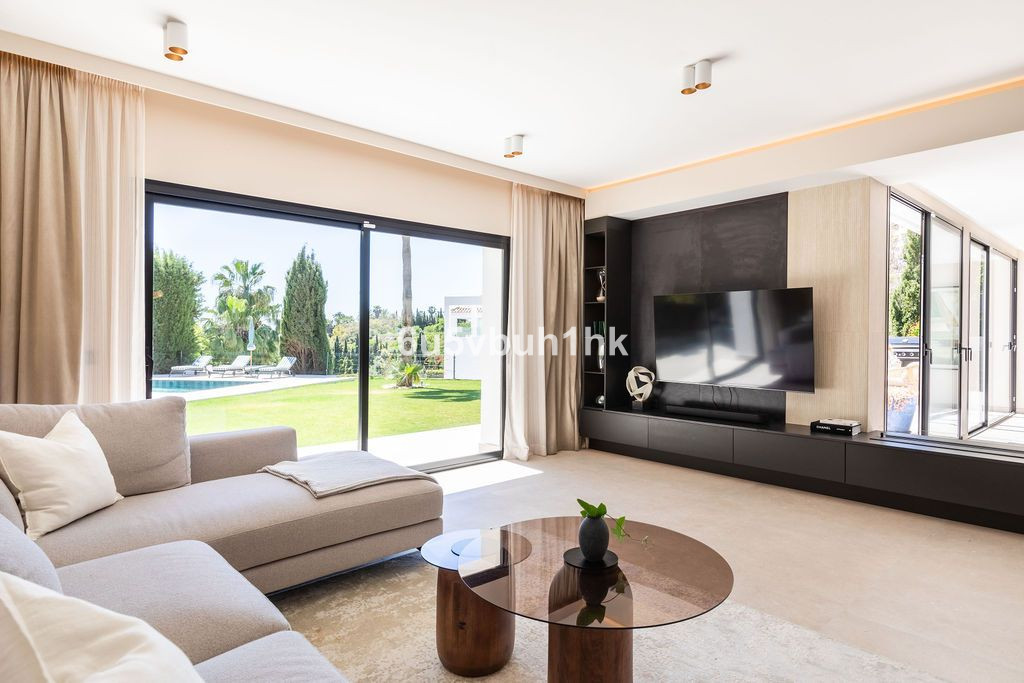 Se vende Villa - Chalet de 6 dormitorios en Costa Del Sol, Málaga, España