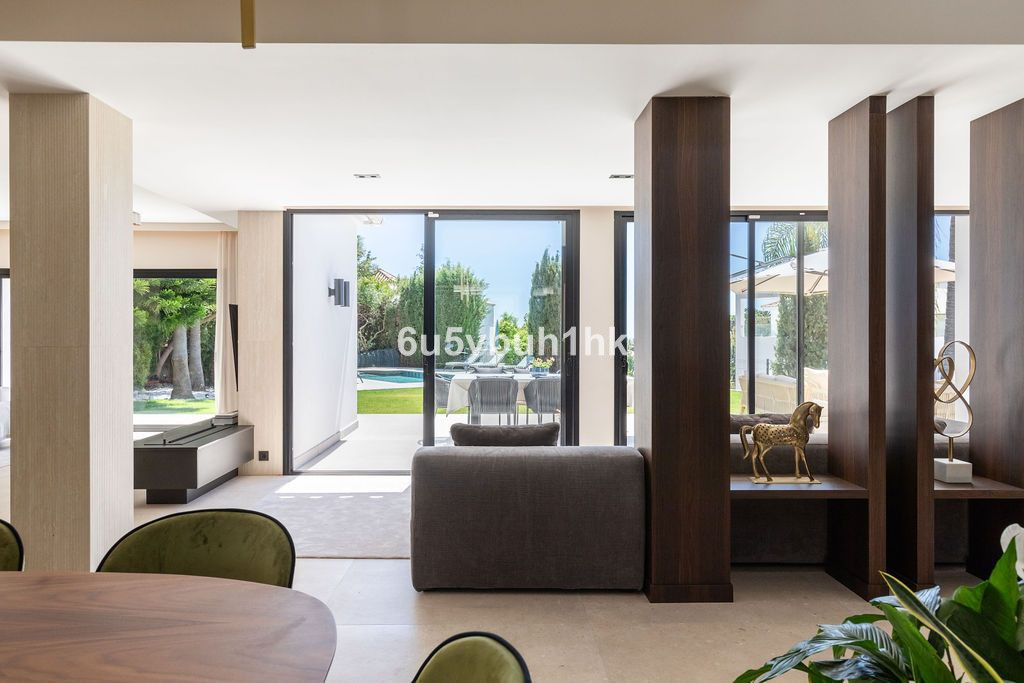 Se vende Villa - Chalet de 6 dormitorios en Costa Del Sol, Málaga, España