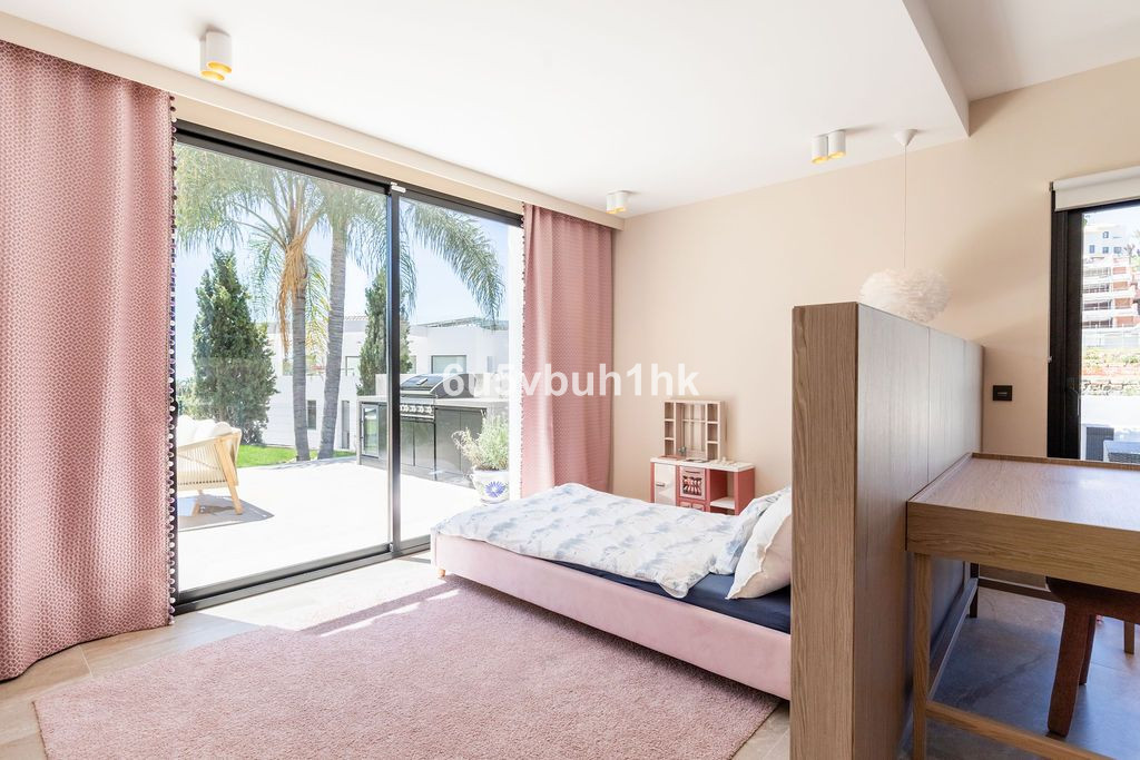 Se vende Villa - Chalet de 6 dormitorios en Costa Del Sol, Málaga, España