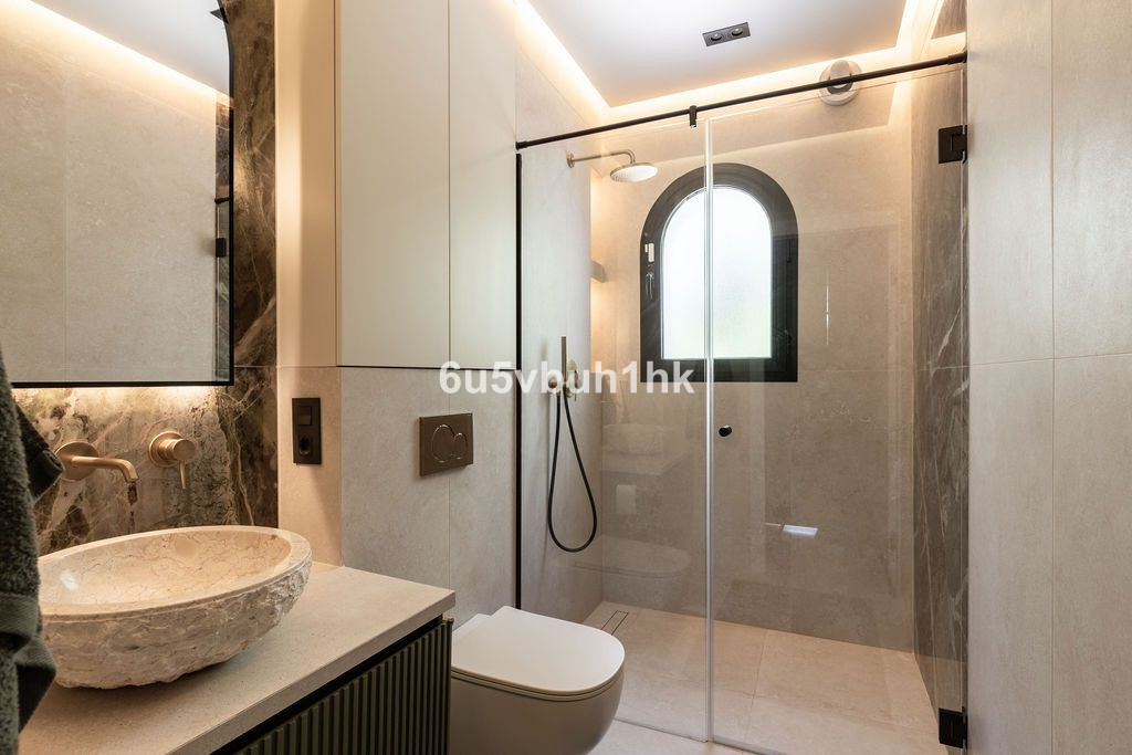 Se vende Villa - Chalet de 6 dormitorios en Costa Del Sol, Málaga, España
