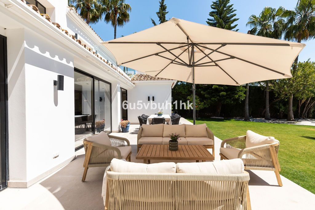 Se vende Villa - Chalet de 6 dormitorios en Costa Del Sol, Málaga, España