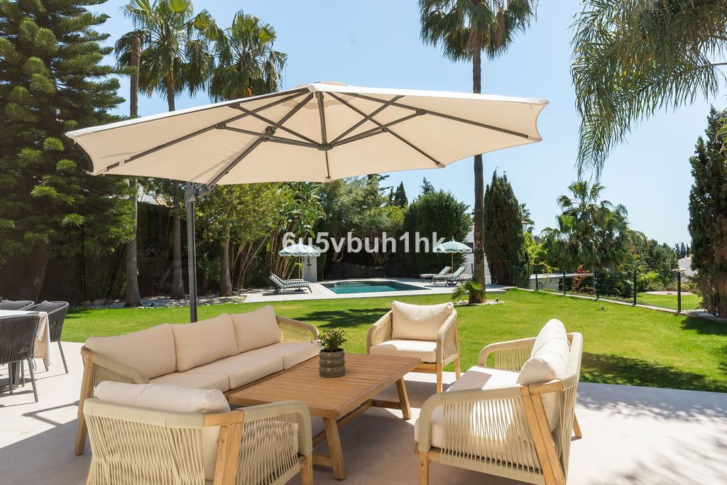 Se vende Villa - Chalet de 6 dormitorios en Costa Del Sol, Málaga, España