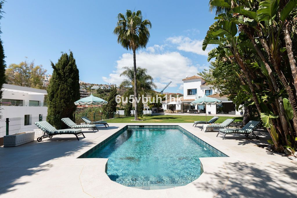Se vende Villa - Chalet de 6 dormitorios en Costa Del Sol, Málaga, España