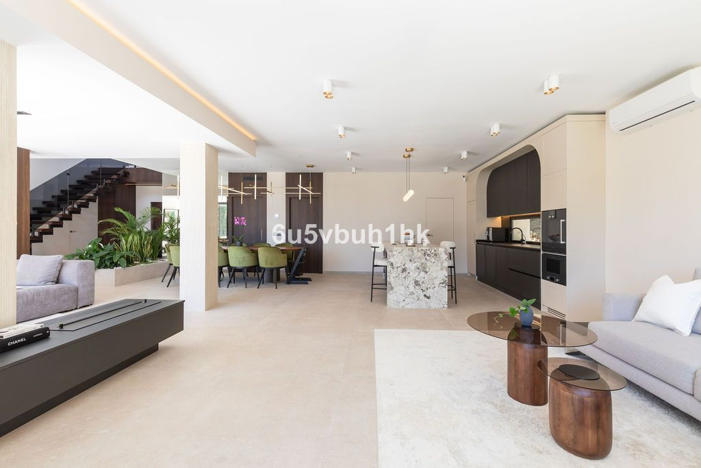 Se vende Villa - Chalet de 6 dormitorios en Costa Del Sol, Málaga, España