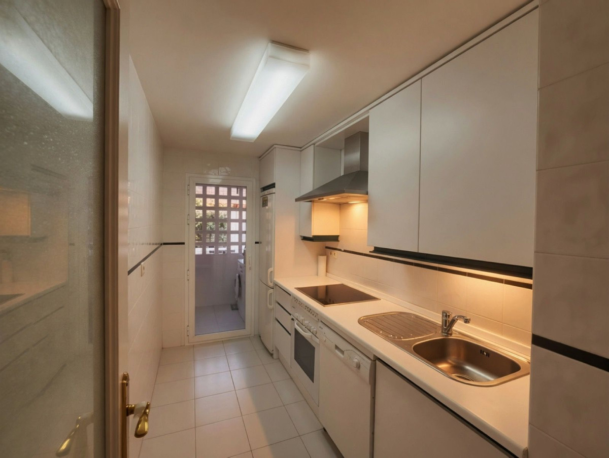 Se vende Apartamento Planta Baja de 2 dormitorios en Costa Del Sol, Málaga, España