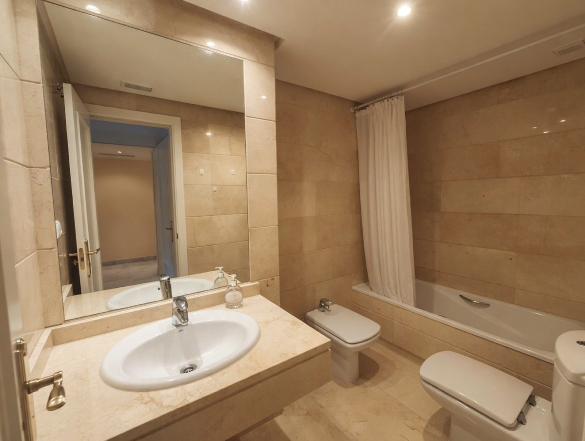 Se vende Apartamento Planta Baja de 2 dormitorios en Costa Del Sol, Málaga, España