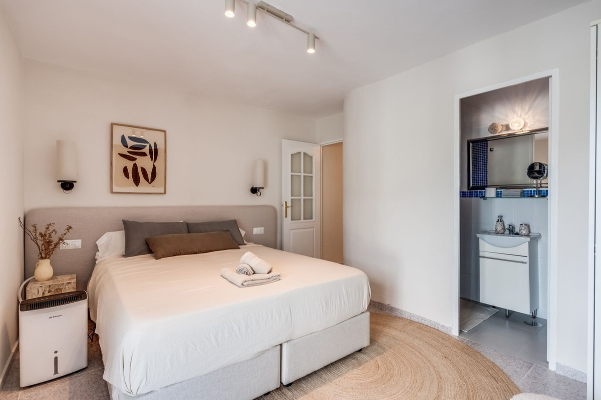 Se vende Villa - Chalet de 4 dormitorios en Costa Del Sol, Málaga, España