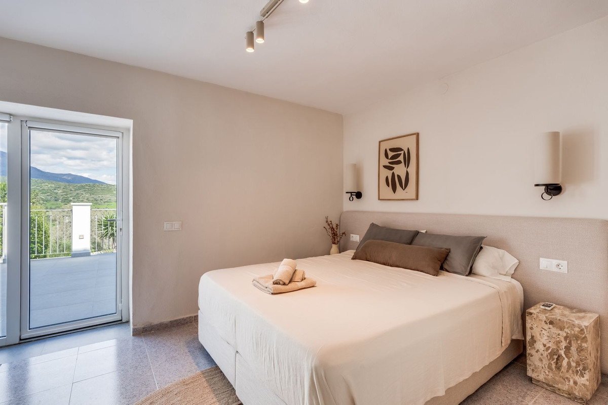 Se vende Villa - Chalet de 4 dormitorios en Costa Del Sol, Málaga, España