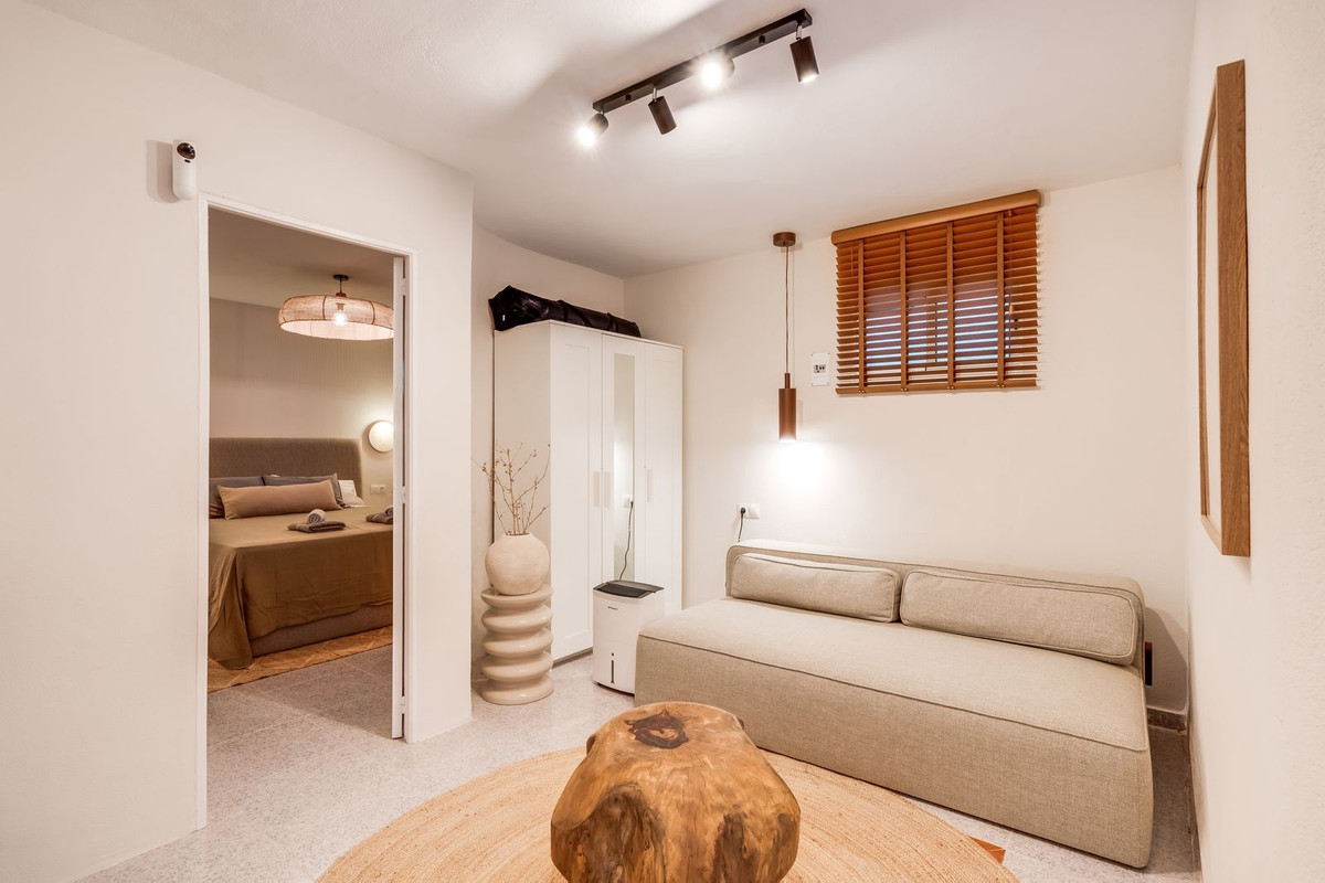 Se vende Villa - Chalet de 4 dormitorios en Costa Del Sol, Málaga, España