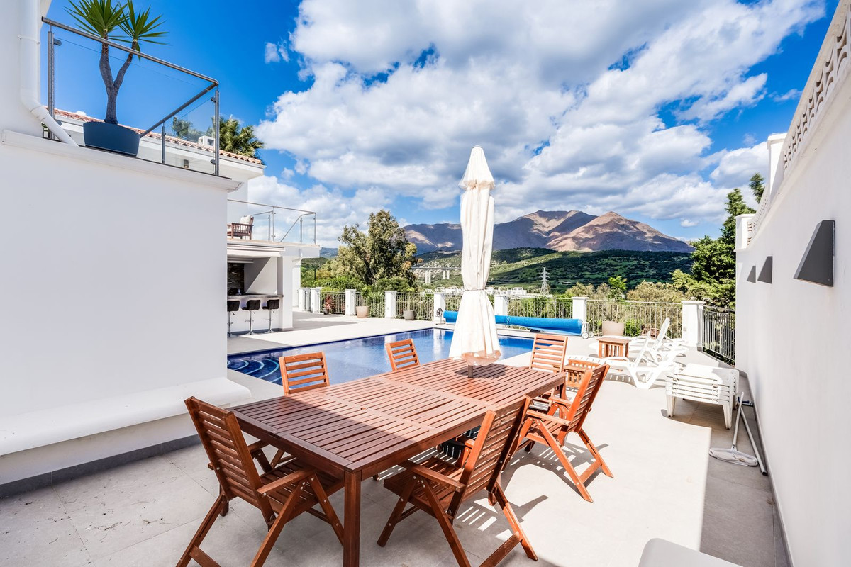 Se vende Villa - Chalet de 4 dormitorios en Costa Del Sol, Málaga, España
