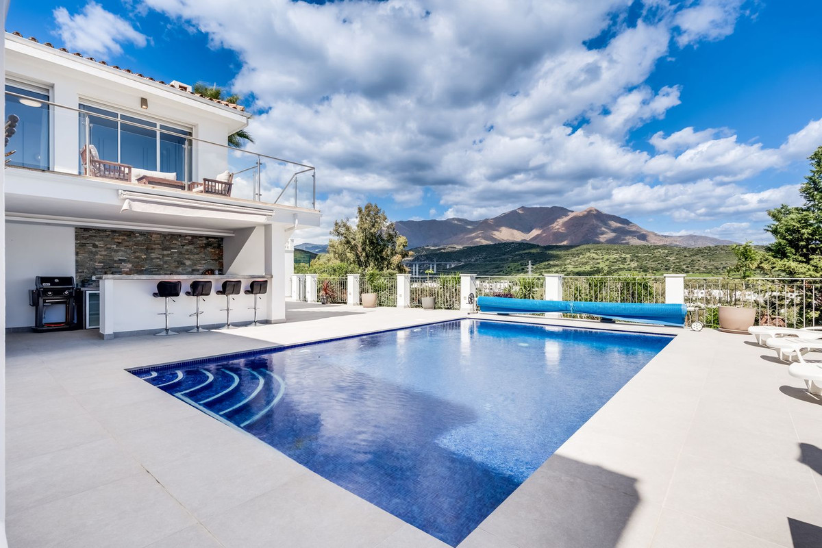 Se vende Villa - Chalet de 4 dormitorios en Costa Del Sol, Málaga, España