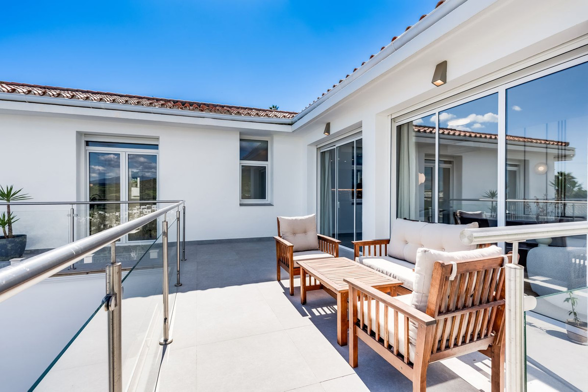 Se vende Villa - Chalet de 4 dormitorios en Costa Del Sol, Málaga, España
