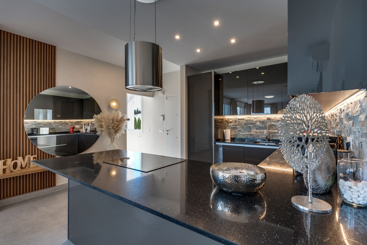 Se vende Villa - Chalet de 4 dormitorios en Costa Del Sol, Málaga, España