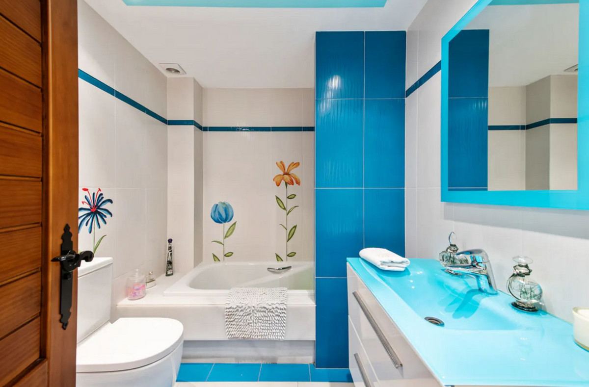 6 Bed Townhouse for sale in Estepona Costa Del Sol, Málaga, Spain