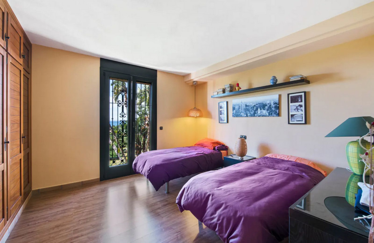 6 Bed Townhouse for sale in Estepona Costa Del Sol, Málaga, Spain
