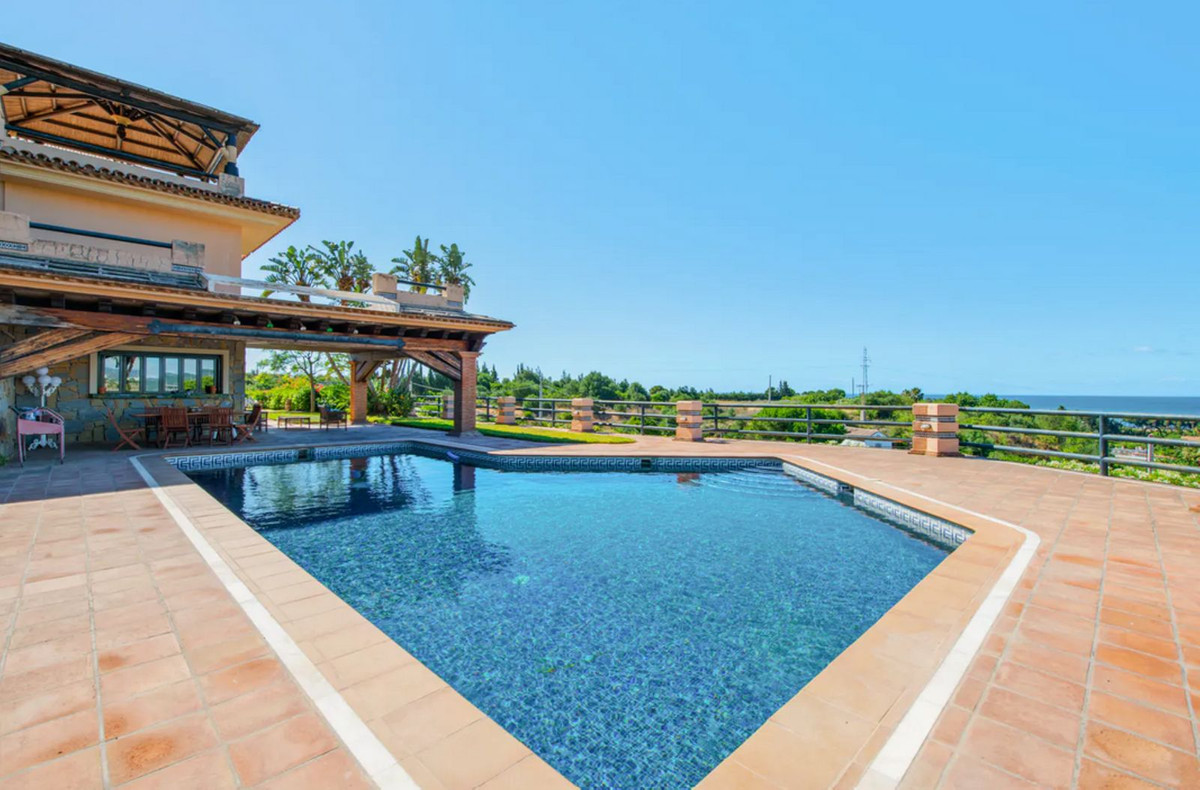 6 Bed Townhouse for sale in Estepona Costa Del Sol, Málaga, Spain