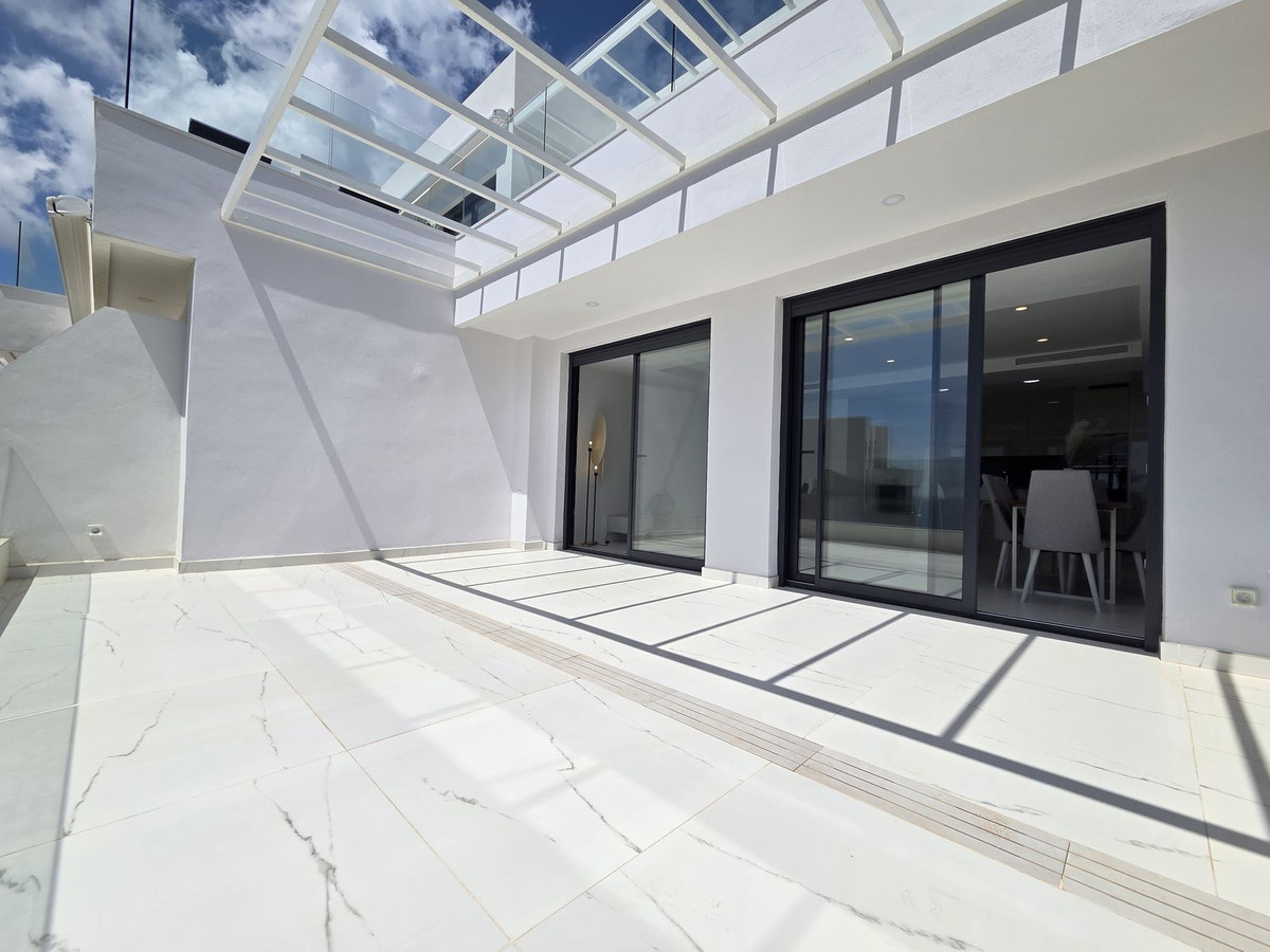 Se vende Apartamento Planta Media de 3 dormitorios en Costa Del Sol, Málaga, España