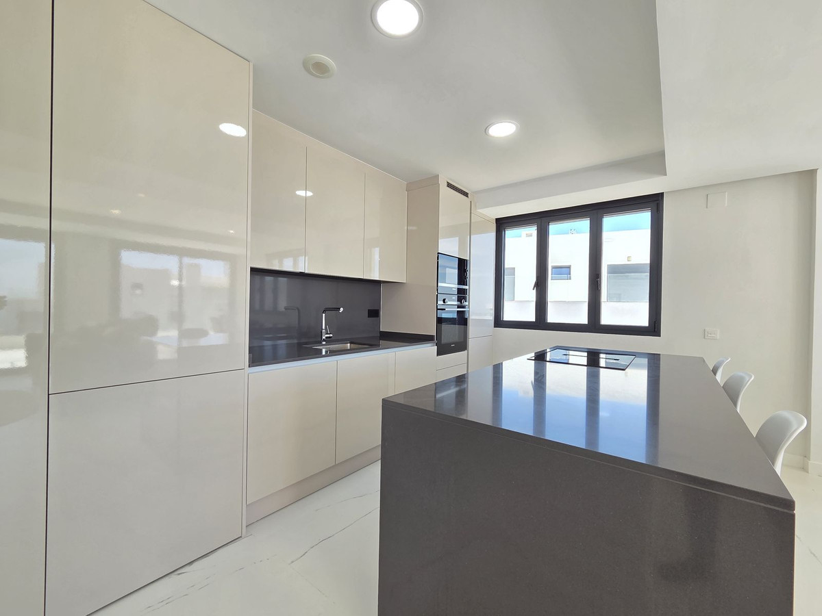 Se vende Apartamento Planta Media de 3 dormitorios en Costa Del Sol, Málaga, España
