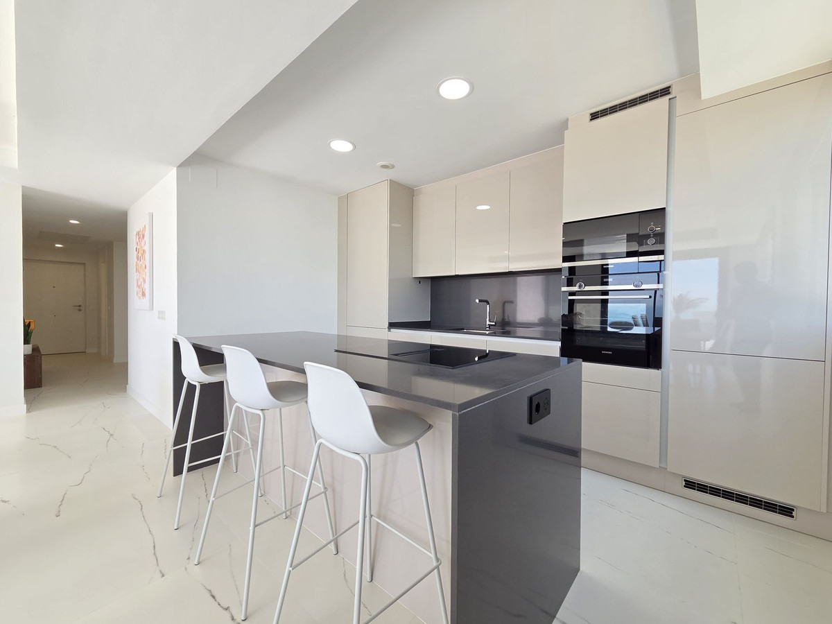 Se vende Apartamento Planta Media de 3 dormitorios en Costa Del Sol, Málaga, España