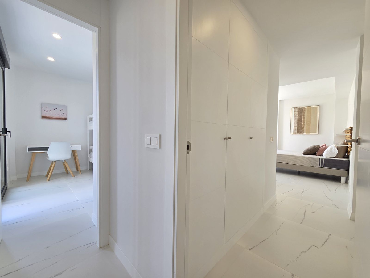 Se vende Apartamento Planta Media de 3 dormitorios en Costa Del Sol, Málaga, España