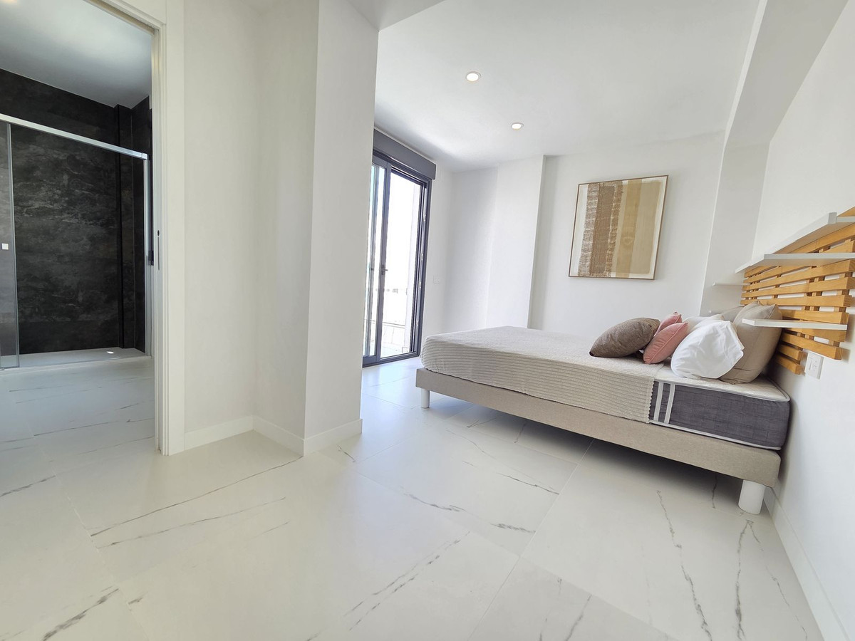 Se vende Apartamento Planta Media de 3 dormitorios en Costa Del Sol, Málaga, España