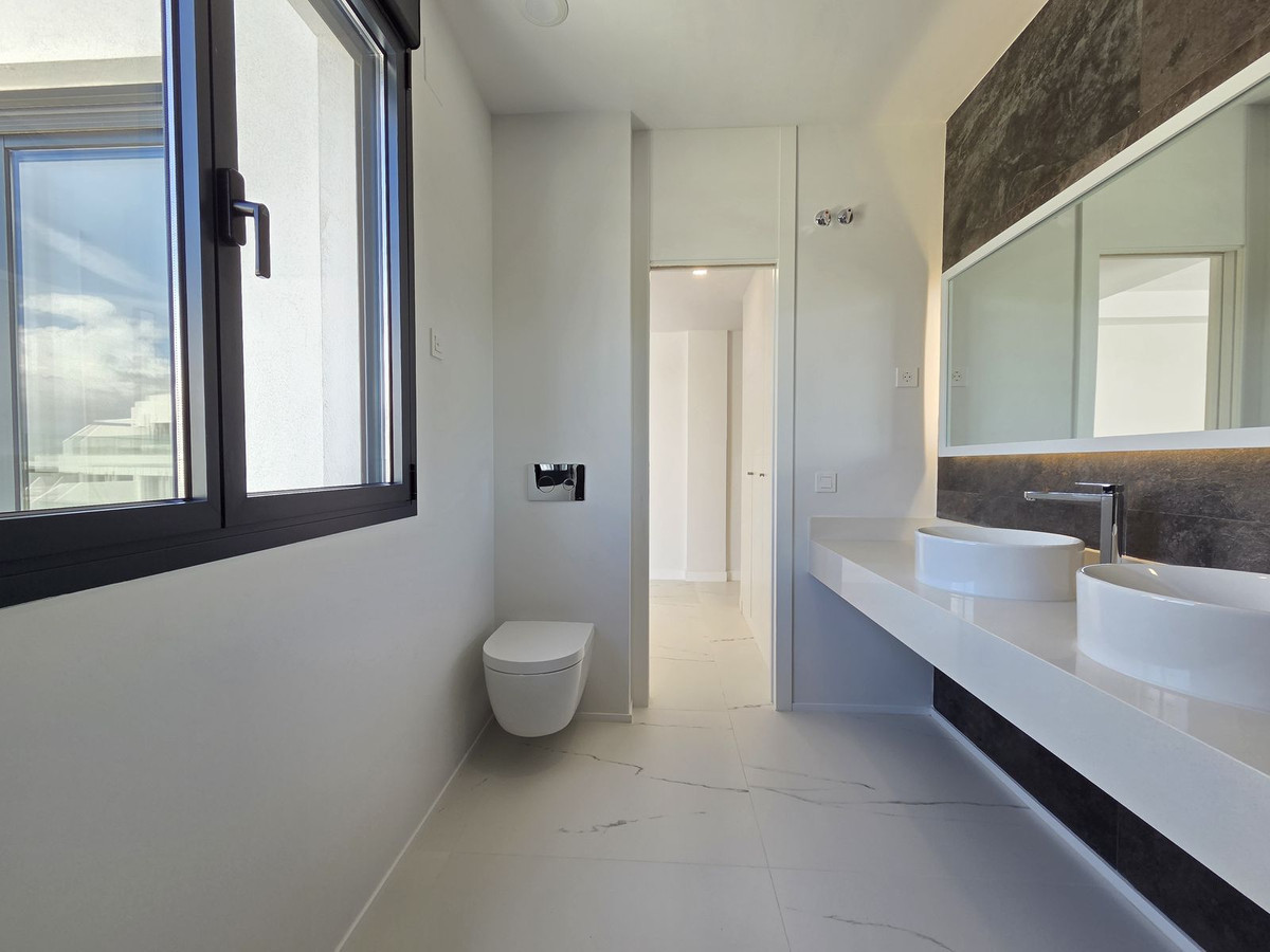 Se vende Apartamento Planta Media de 3 dormitorios en Costa Del Sol, Málaga, España