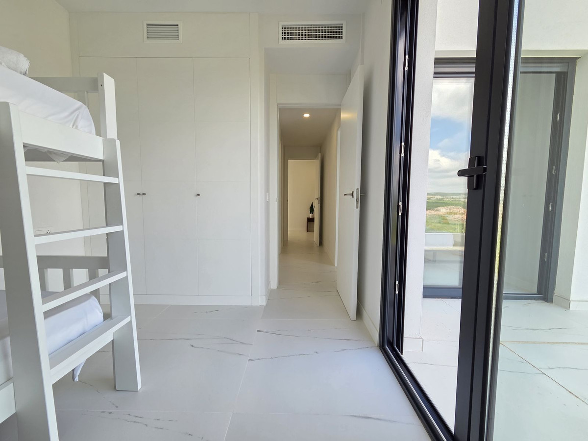 Se vende Apartamento Planta Media de 3 dormitorios en Costa Del Sol, Málaga, España