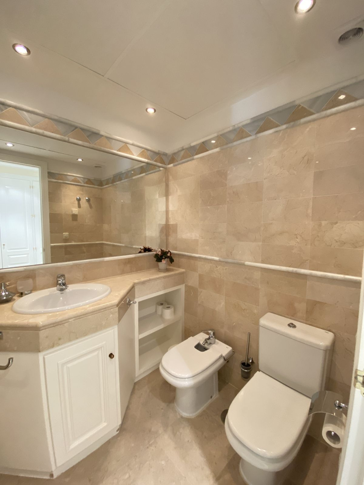 3 Bed Apartment for sale in Elviria Costa Del Sol, Málaga, Spain