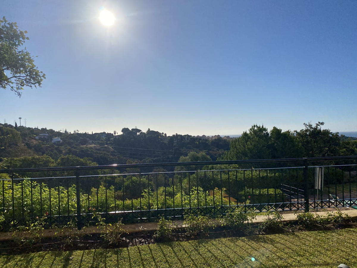 3 Bed Apartment for sale in Elviria Costa Del Sol, Málaga, Spain