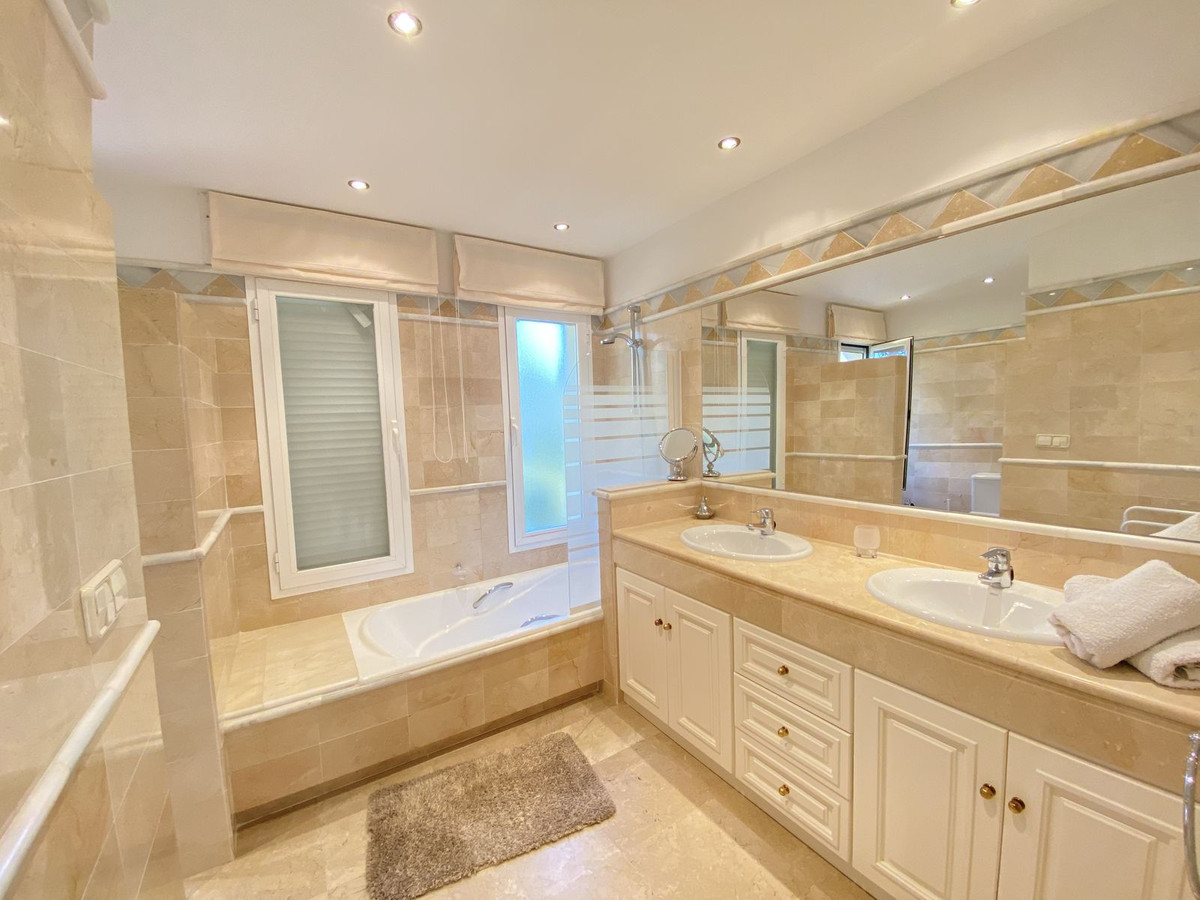 3 Bed Apartment for sale in Elviria Costa Del Sol, Málaga, Spain