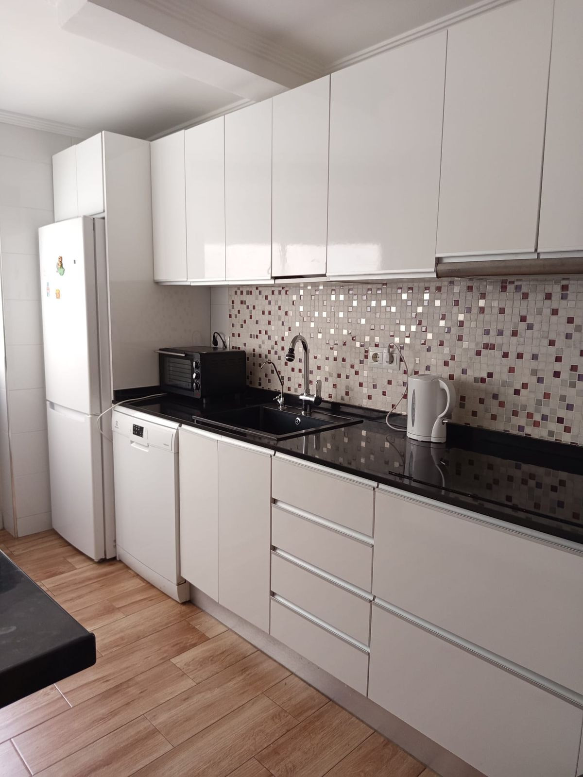 Se vende Apartamento Planta Media de 3 dormitorios en Costa Del Sol, Málaga, España