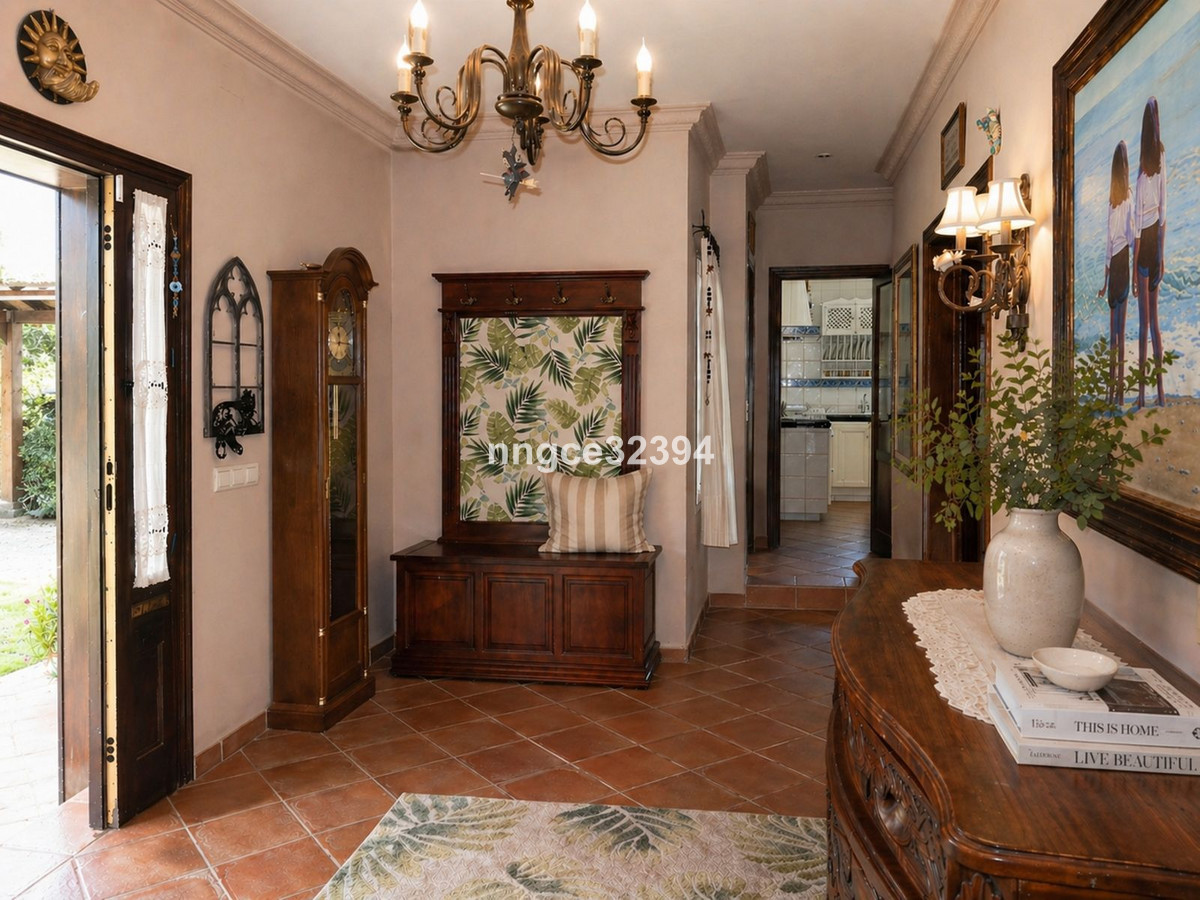 Se vende Villa - Chalet de 4 dormitorios en Costa Del Sol, Cadiz, España