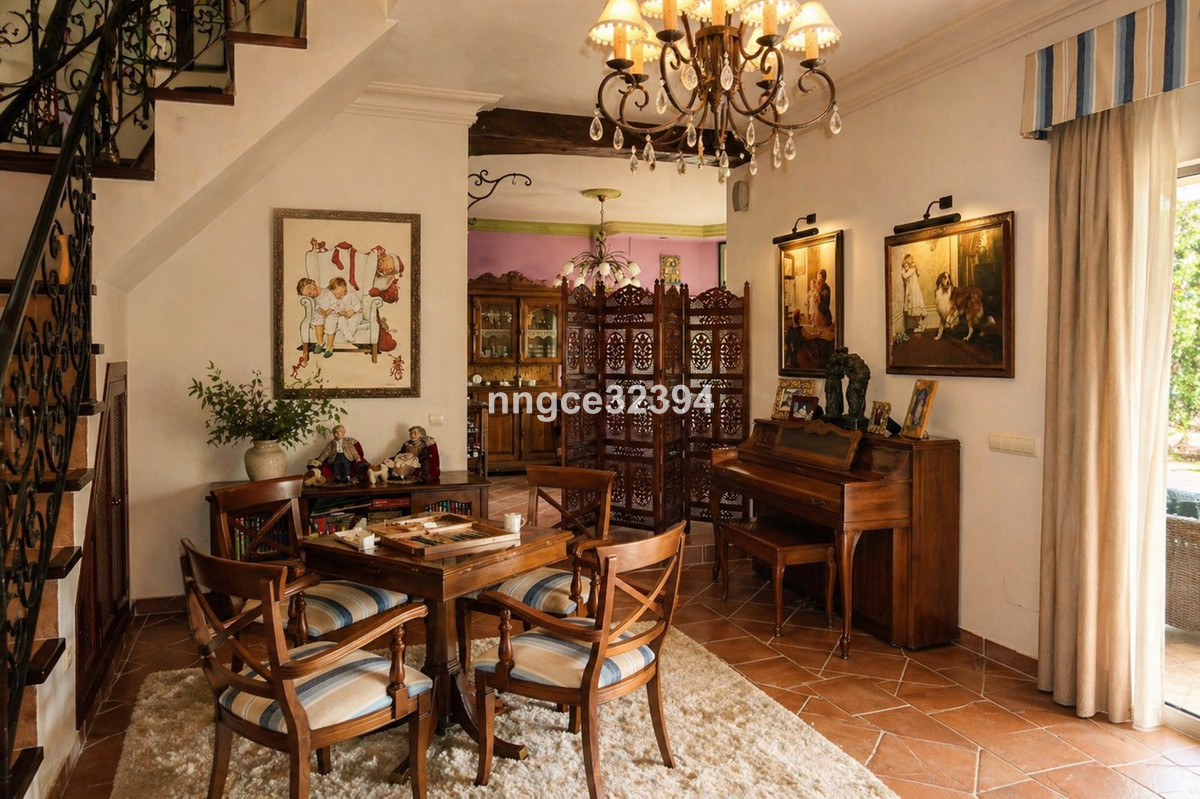 Se vende Villa - Chalet de 4 dormitorios en Costa Del Sol, Cadiz, España