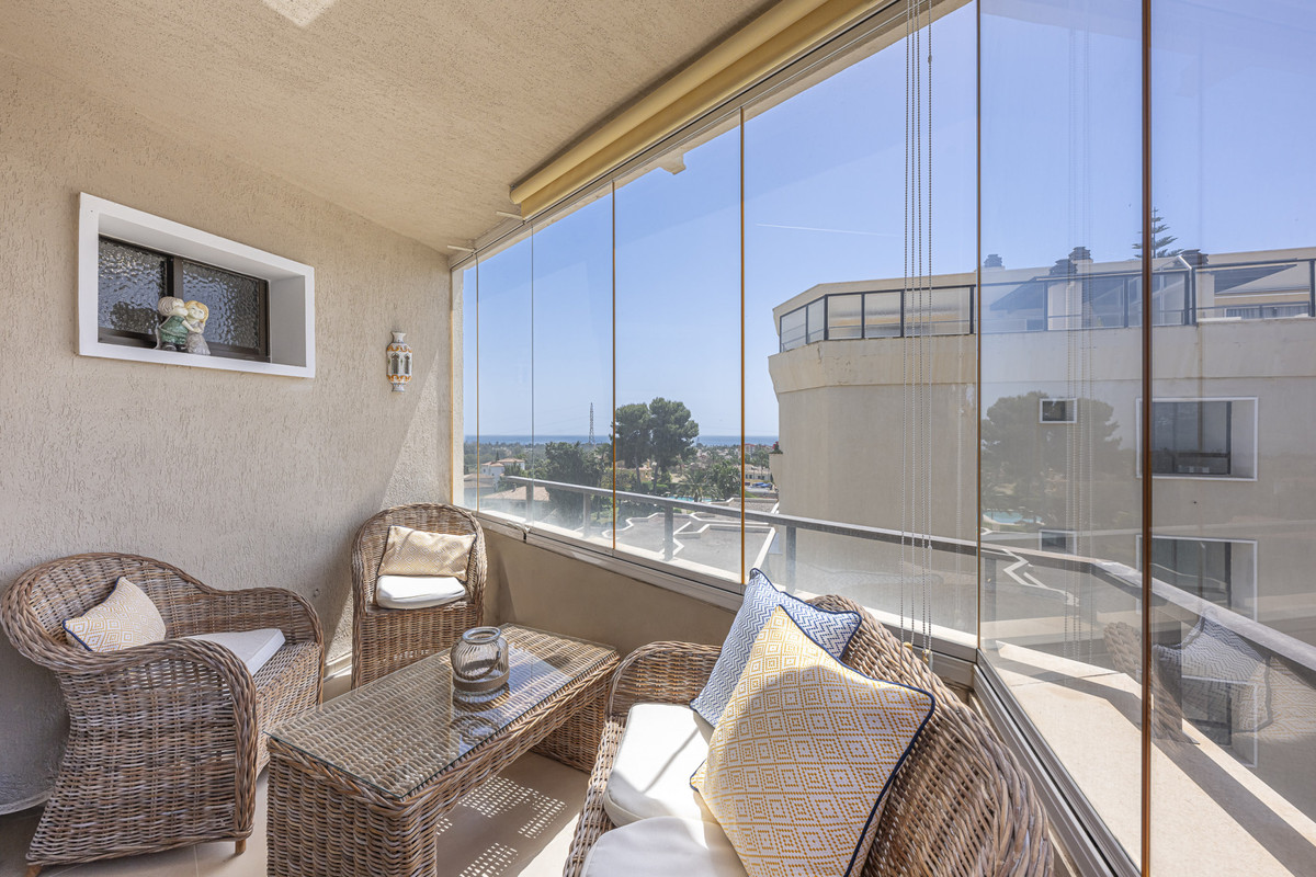 2 Bed Apartment for sale in Estepona Costa Del Sol, Málaga, Spain