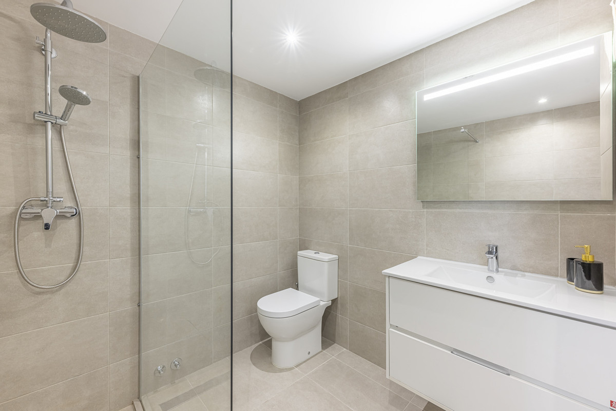 2 Bed Apartment for sale in Estepona Costa Del Sol, Málaga, Spain