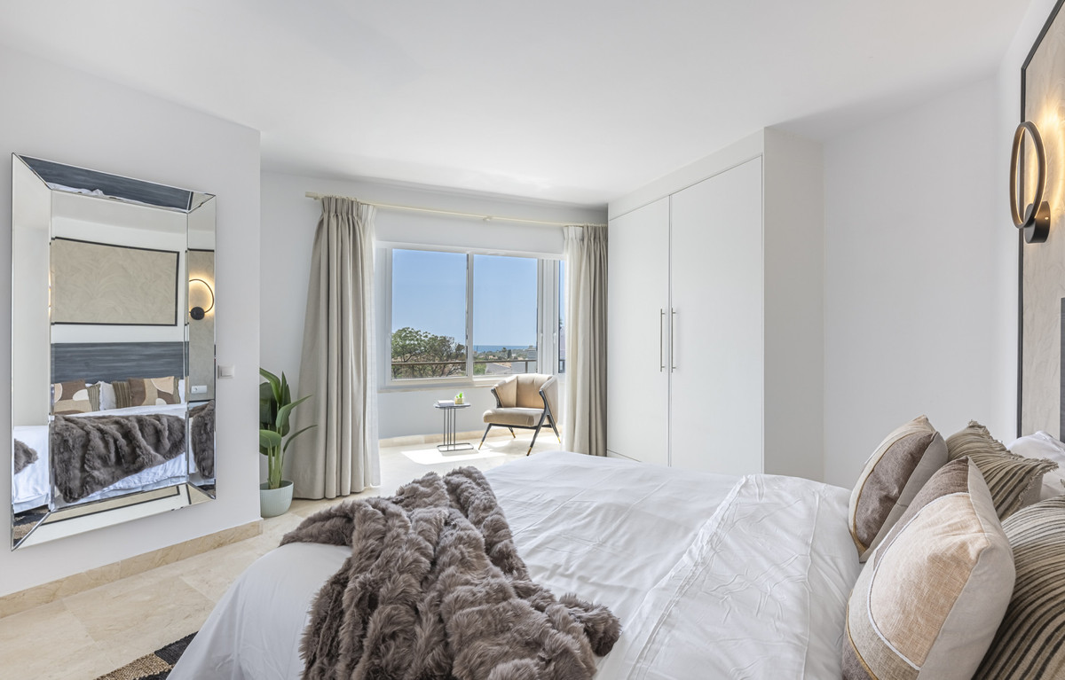 2 Bed Apartment for sale in Estepona Costa Del Sol, Málaga, Spain
