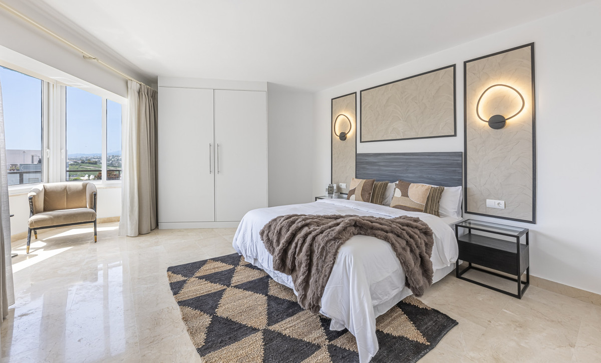 2 Bed Apartment for sale in Estepona Costa Del Sol, Málaga, Spain