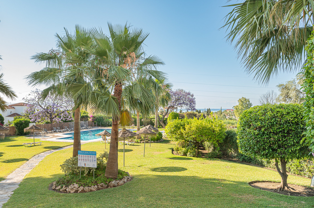 2 Bed Apartment for sale in Estepona Costa Del Sol, Málaga, Spain