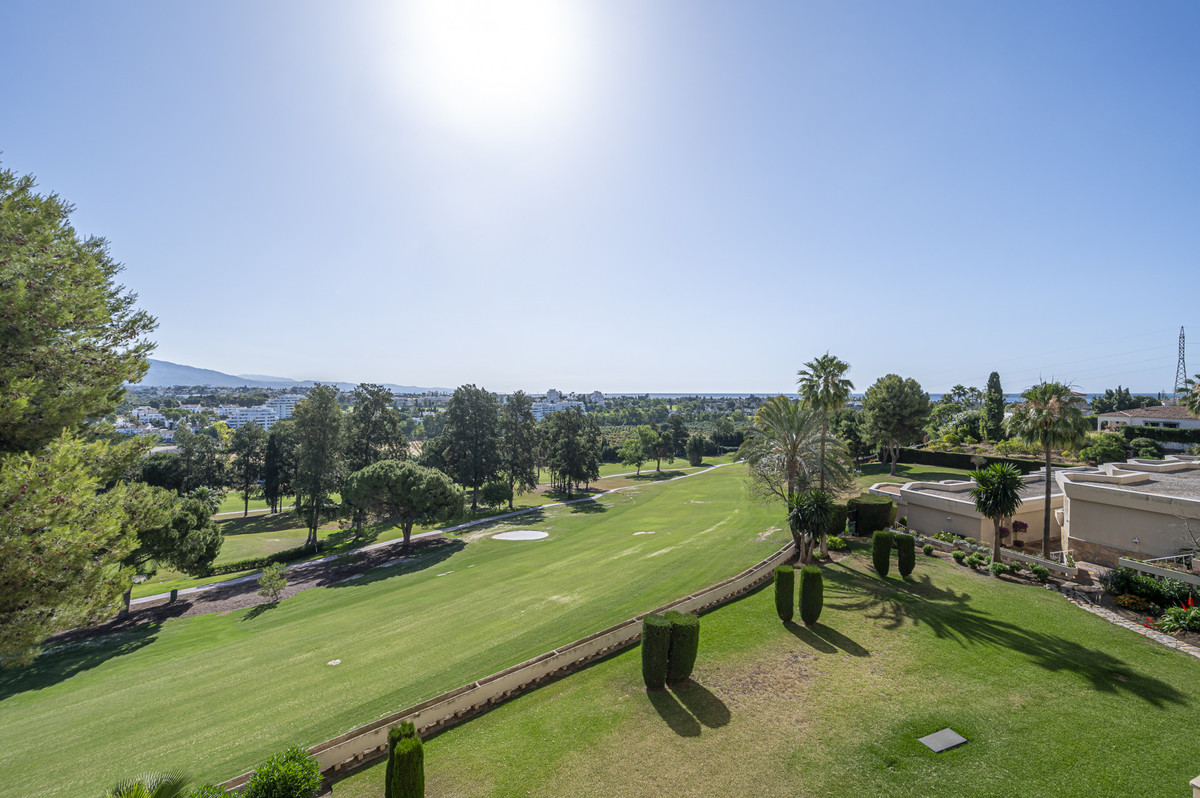 2 Bed Apartment for sale in Estepona Costa Del Sol, Málaga, Spain